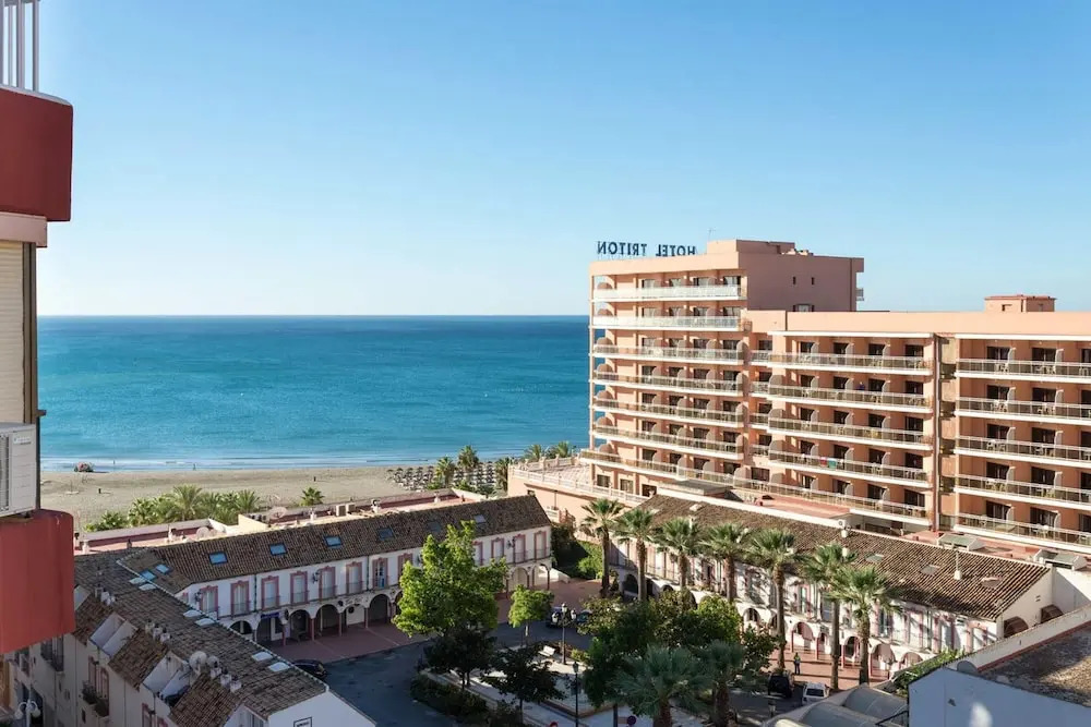 Apartment With 2 Bedrooms in Benalmádena, With Wonderful sea View, Shared Pool and Wifi