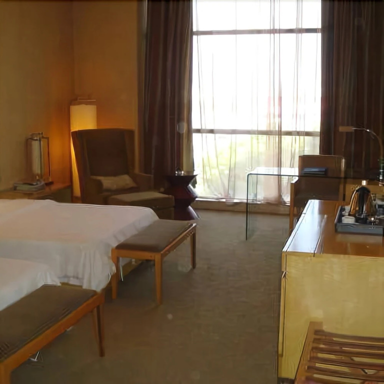 Yifeng Hotel
