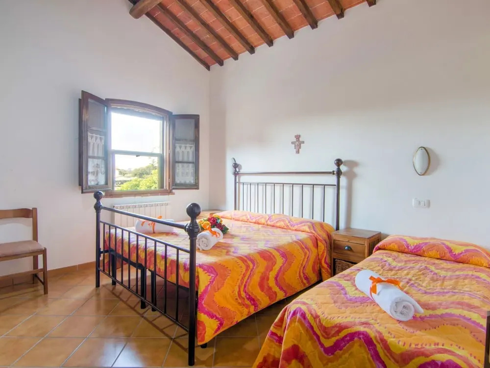 Luxury Farmhouse in Castiglione Del Lago with Swimming Pool