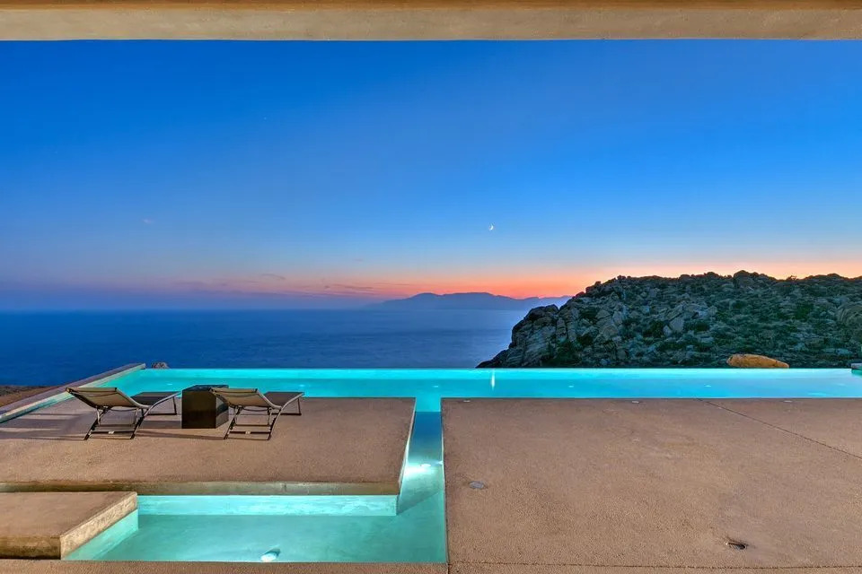 Mylo Villa Ios