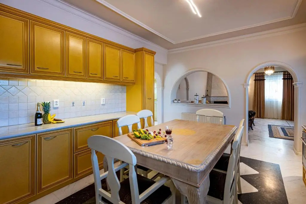 Aigli Villa