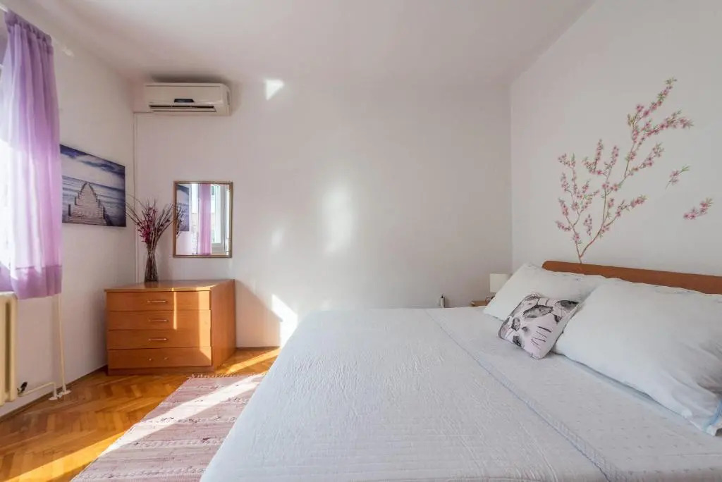 Apartments Villa Odesa with shared pool