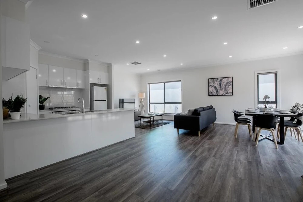 Comfy And Warm Home In Point Cook