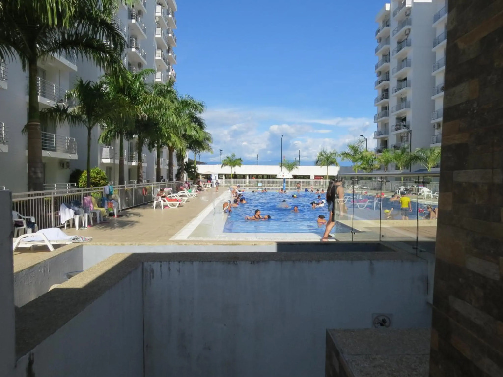 Precioso apartamento con piscina y wifi