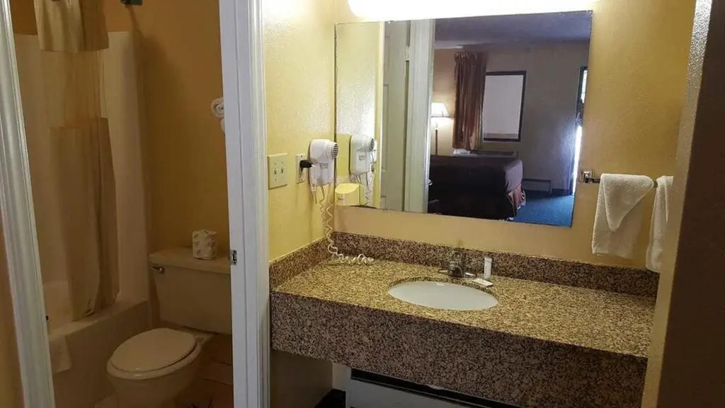 Loyalty Inn Rockingham