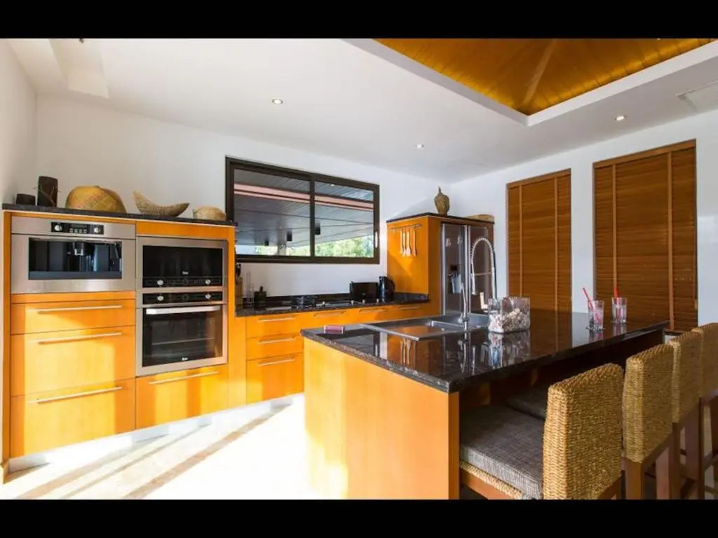 Dasiri Lakefront Villa Premium
