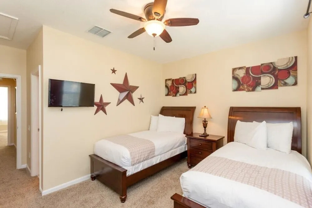 3 Bedroom Modern Townhome 4003 Townhouse