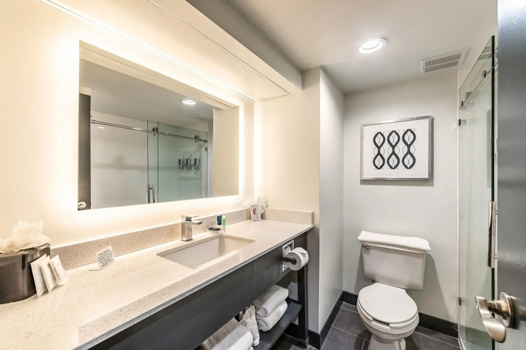 Four Points by Sheraton Greensboro Airport