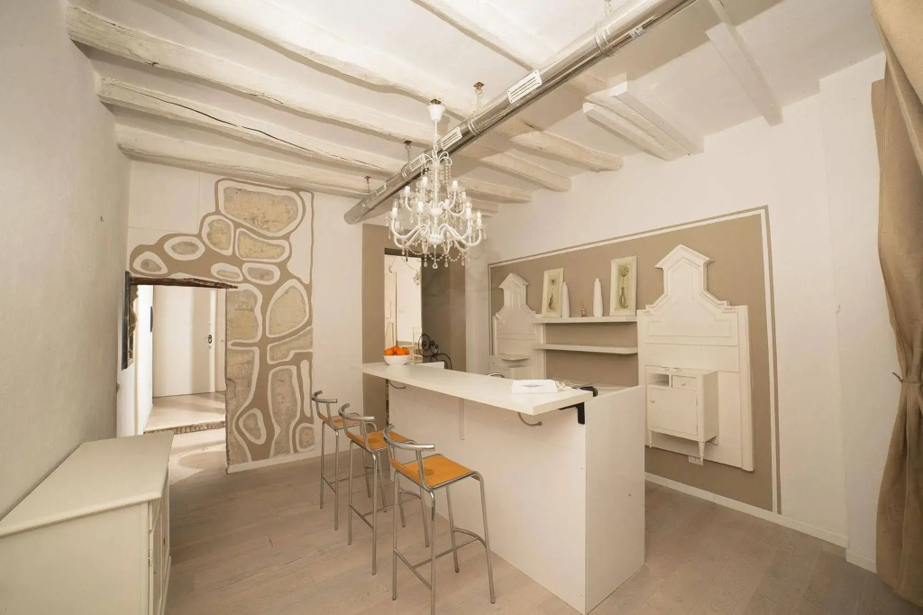 Oisife Apartments
