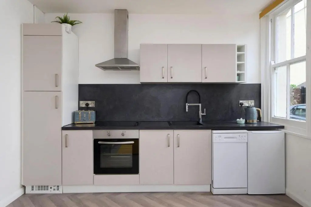 2BD Holiday Apartment in the Heart of Shaldon