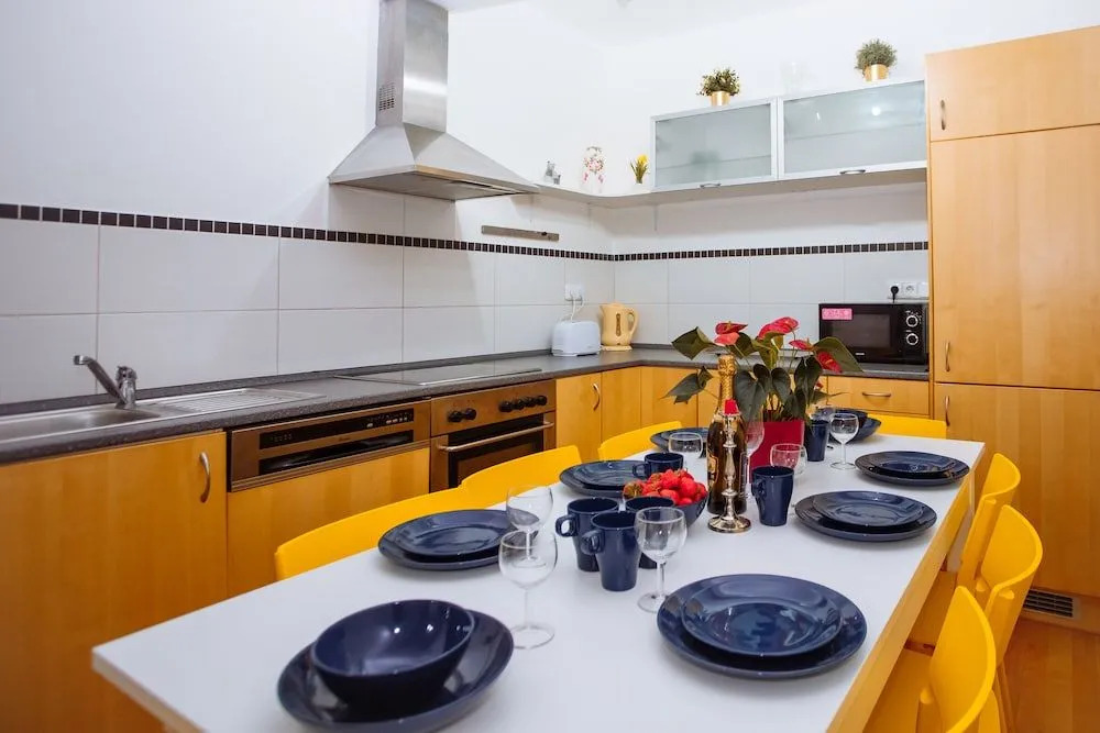 Beautiful apartment in central Residence