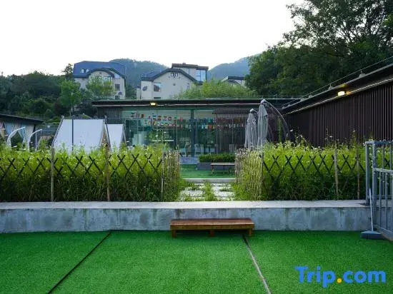 Jiushui Heyuan Art Design Hotel