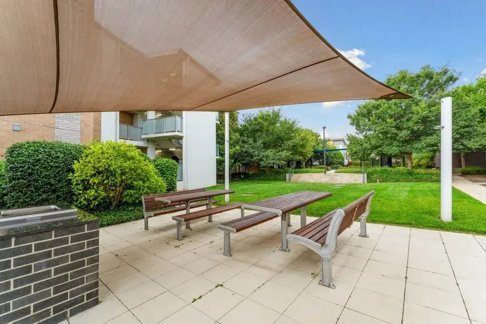 Tranquil 1-bed Apartment With Courtyard, Pool, BBQ