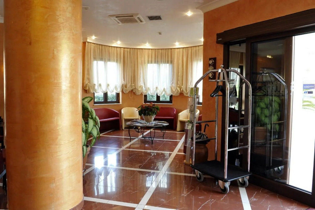 Gullo Hotel