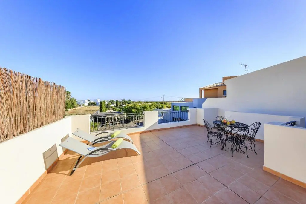 Villa with 3 bedrooms in Quelfes with wonderful sea view shared pool enclosed garden 4 km from the beach