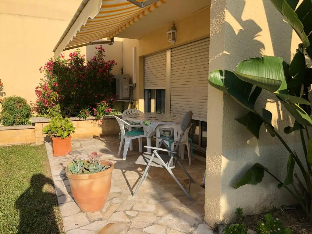 Villa C3 Arthur Rimbaud chambre dhôte piscine proche mer plage 600m