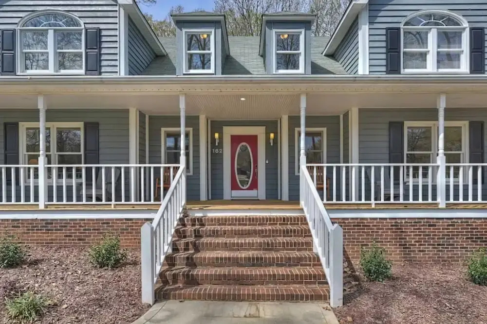 Porch Paradise by Avantstay New Pool, Firepit