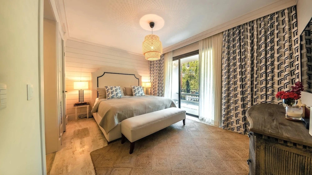 Modern Apartment With Lake View in El Portillo Qb