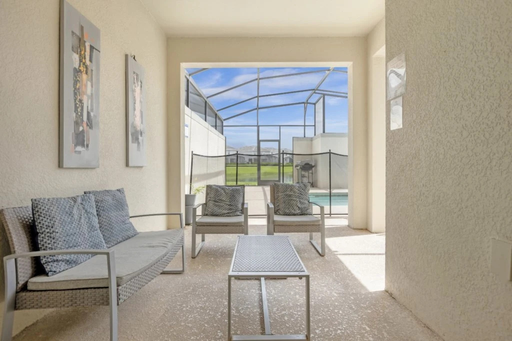 4 Bedrooms 3 Bathrooms Storey Lake 3135 Pp