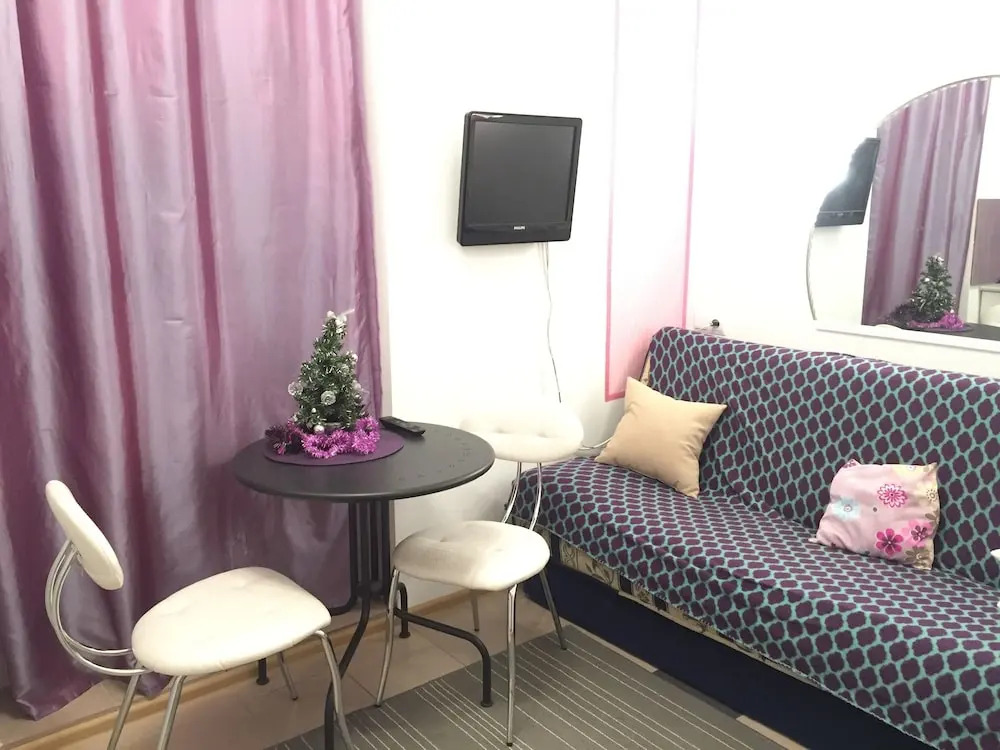 Studio apartment on 13 Liniya