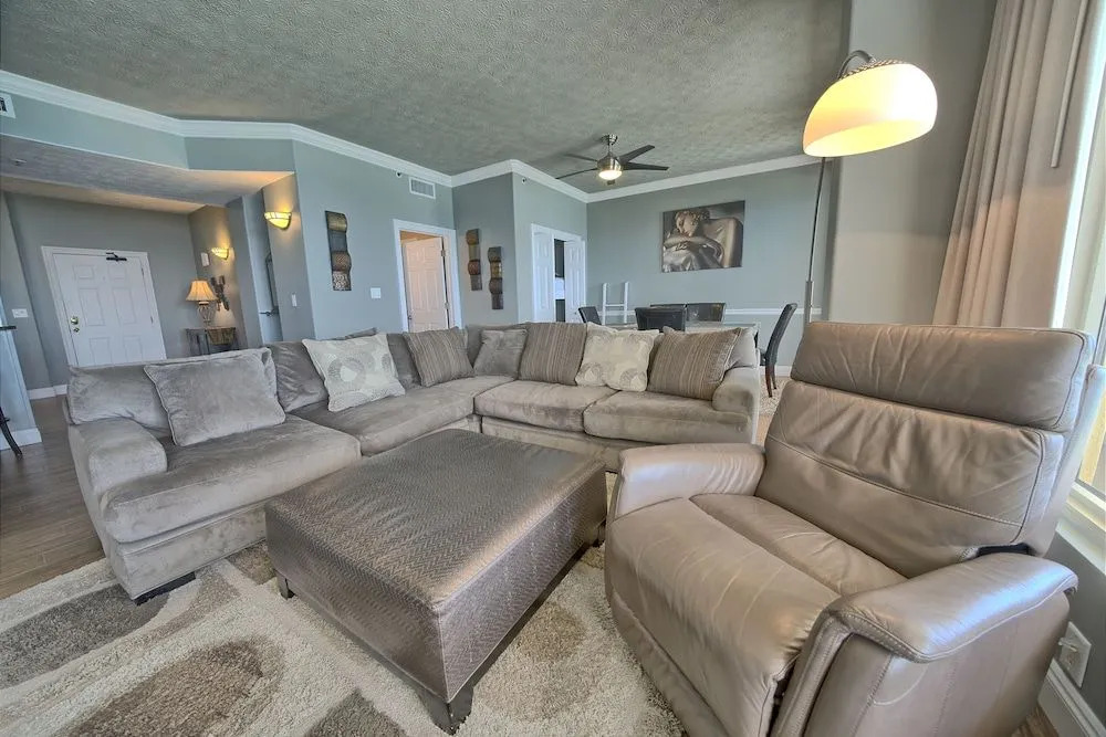 Pleasant Oceanfront Condo with Large Balcony and Beach Access - Unit 1605 by RedAwning