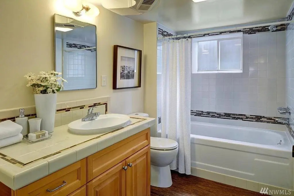 Private Suite 3 Bedrooms&Living near U-District