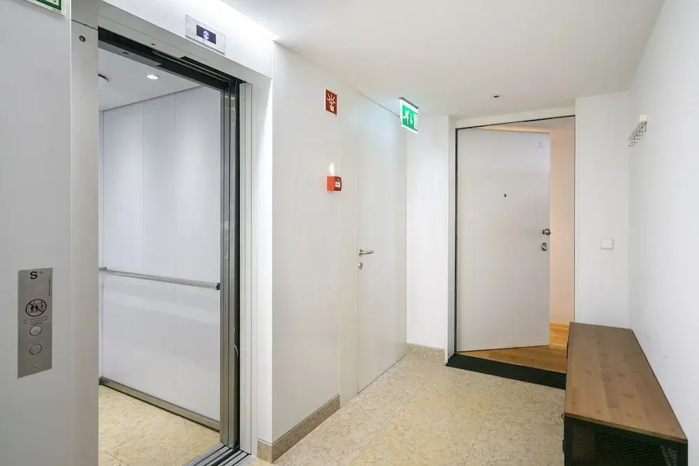 City View Penthouse Luxurious Living In Lisbon With Ac & Elevator