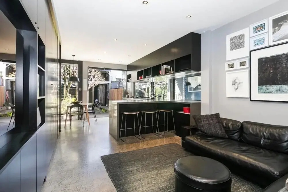 Spacious Modern Terrace House With Free Parking