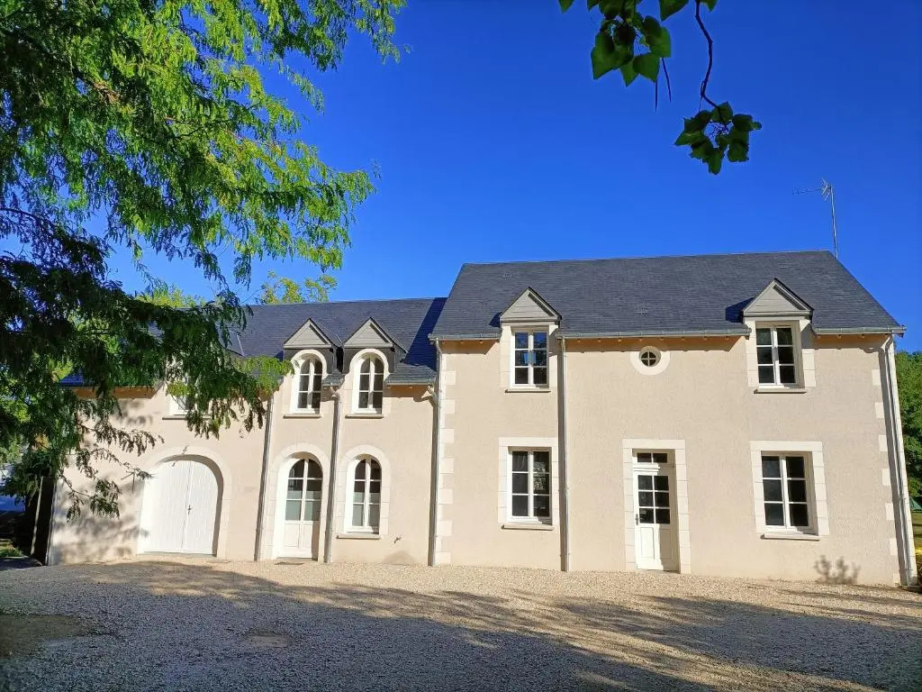 VILLA ESPERANZA Suite de plain-pied, indépendante, 1 à 4 personnes à 200m du château de Valençay proche Zoo de Beauval et châteaux de La Loire