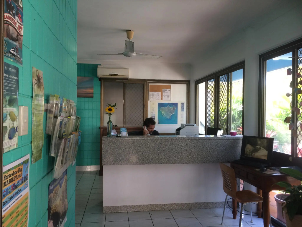 Tropical Palms Resort & 4WD Hire