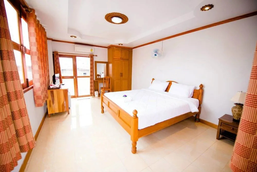 Wiphaporn Hotel