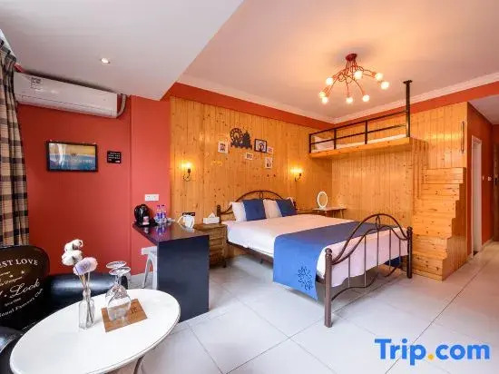 Sanya Xiamohuahua Homestay (Dadonghai Branch)