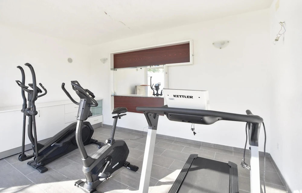 Beautiful Home in Stanici With Wifi and 2 Bedrooms