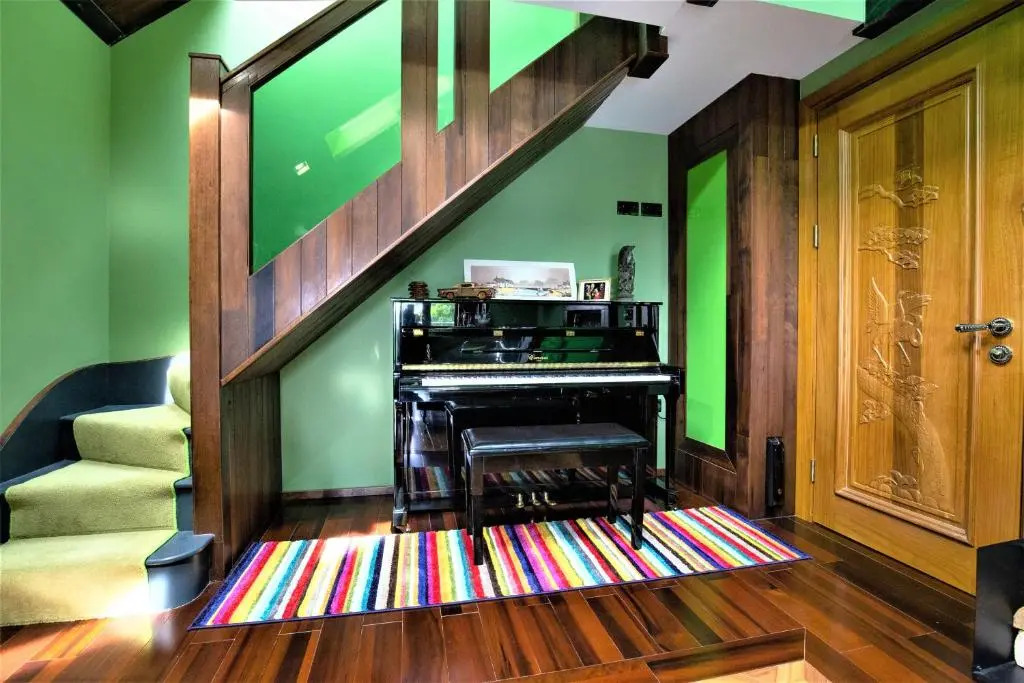 Belmont Penthouse Apartment