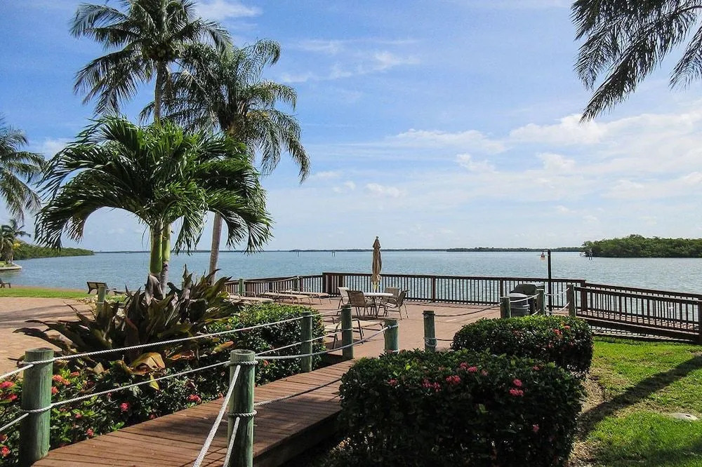 Harbour Pointe #524N by RedAwning