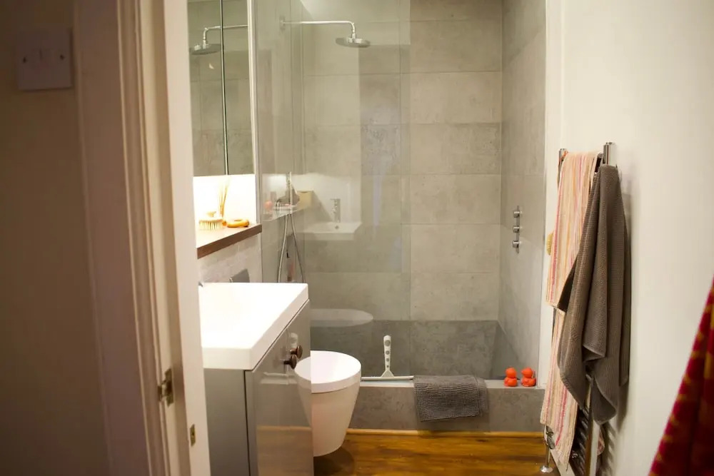 Stylish Georgian Apartment in Leith