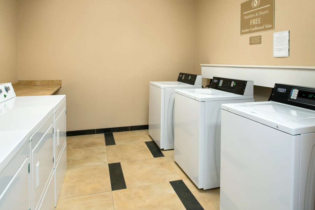 Candlewood Suites Olathe by IHG