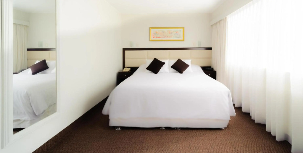 Roosevelt Hotel & Suites