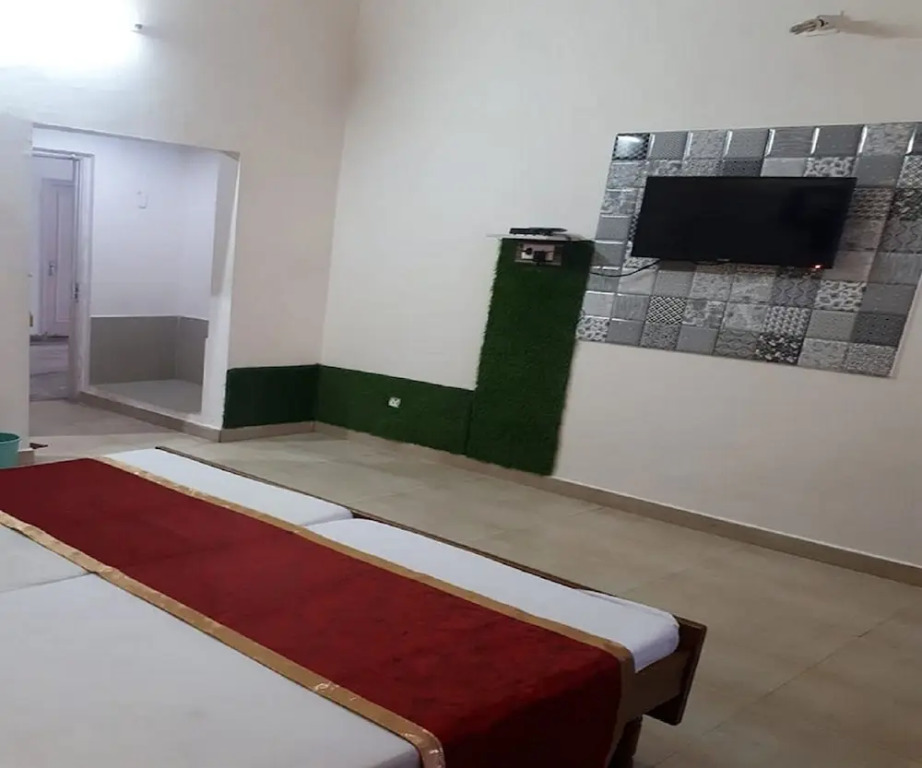 Goroomgo Hotel Ishan Katra