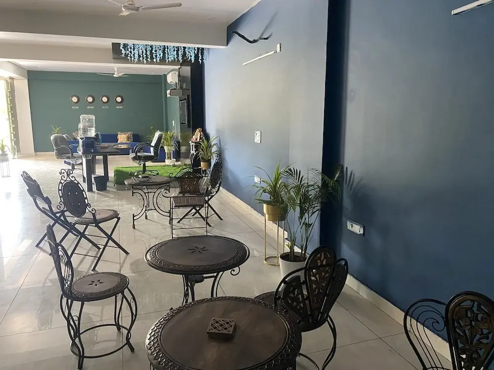 Pause LAVISH Living Gurgaon