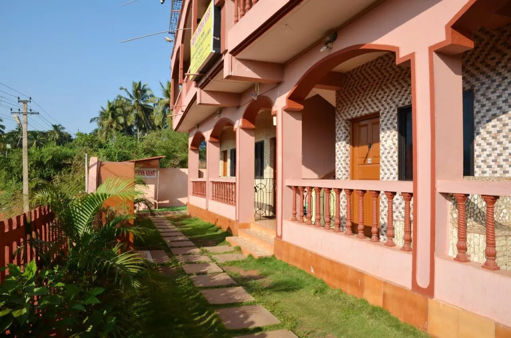 Salson Ferns Nest Hotel