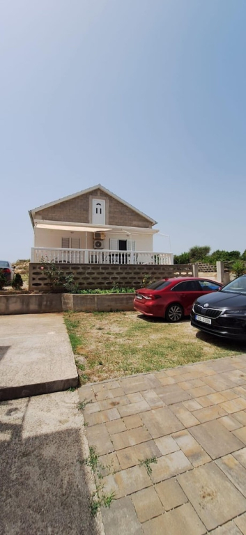 House Karmela