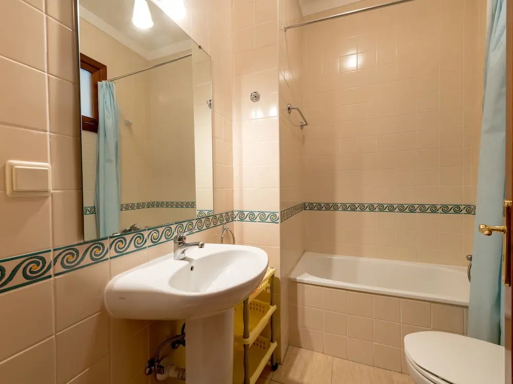 Holiday Home on Estate With Vineyards, Olive Groves and Swimming Pool
