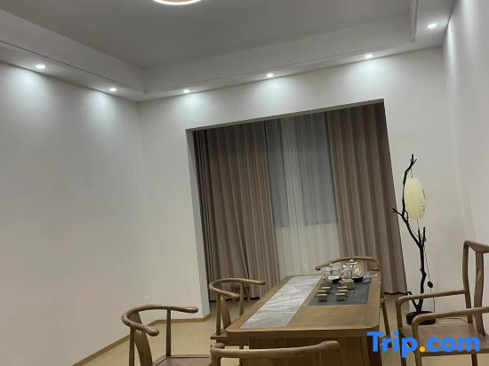 Jingdezhen Jiuge Homestay (Taoxichuan Creative Street)