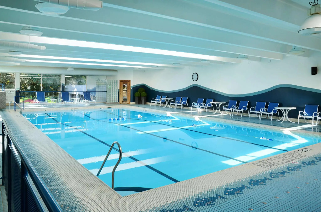 Four Points by Sheraton Point Edward Sarnia