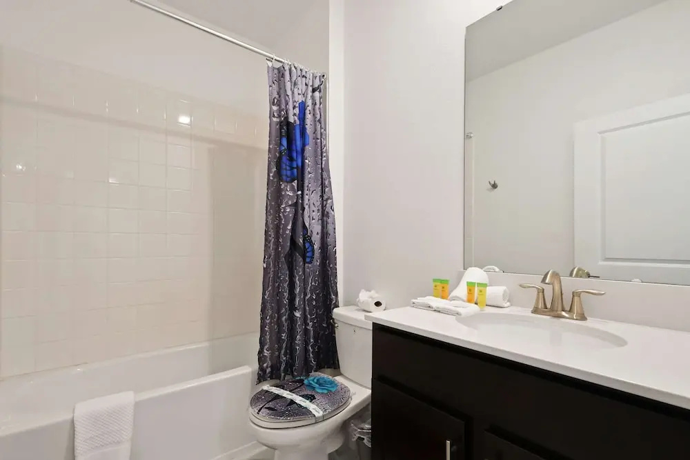 Luxurious Resort Home Near Disney & Shopping!