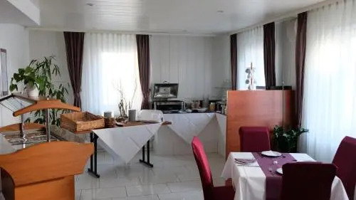 M-A-S-Hotel