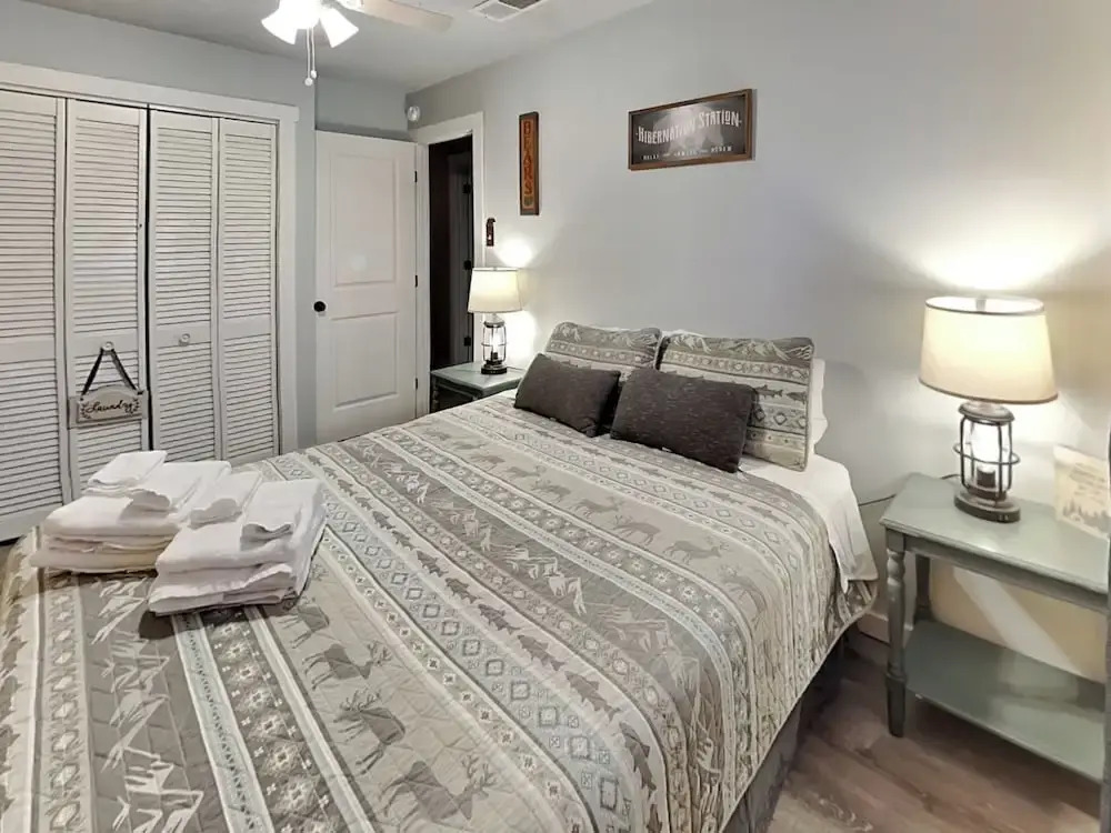 The Elk Meadow Cozy Cabin by Ruidoso Vacation Rentals