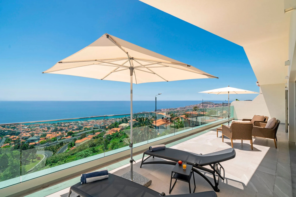 Premium Contemporary Villa, Panoramic View Over Funchal And The Sea | Grandview