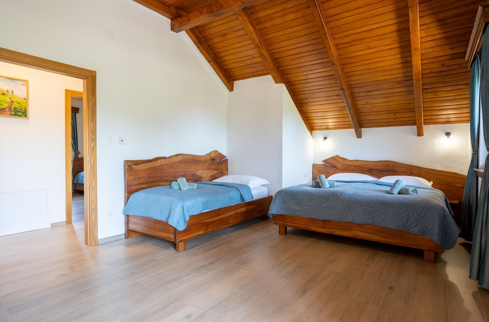 Villa Brusiana with heated pool